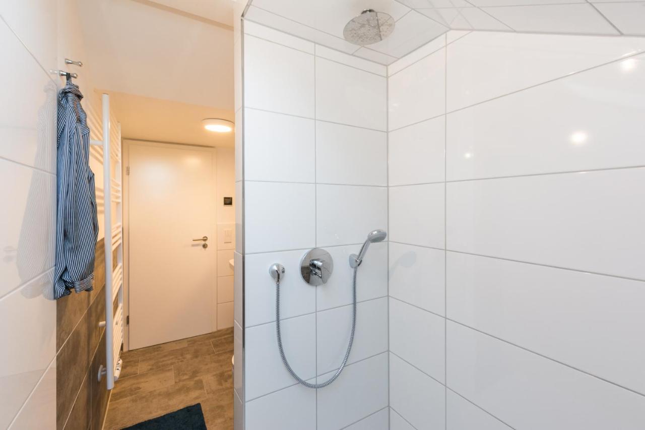 5 Sterne Ferienhaus Direkt Am See Mit Sauna-Kamin-Garten Krakow am See Exteriör bild