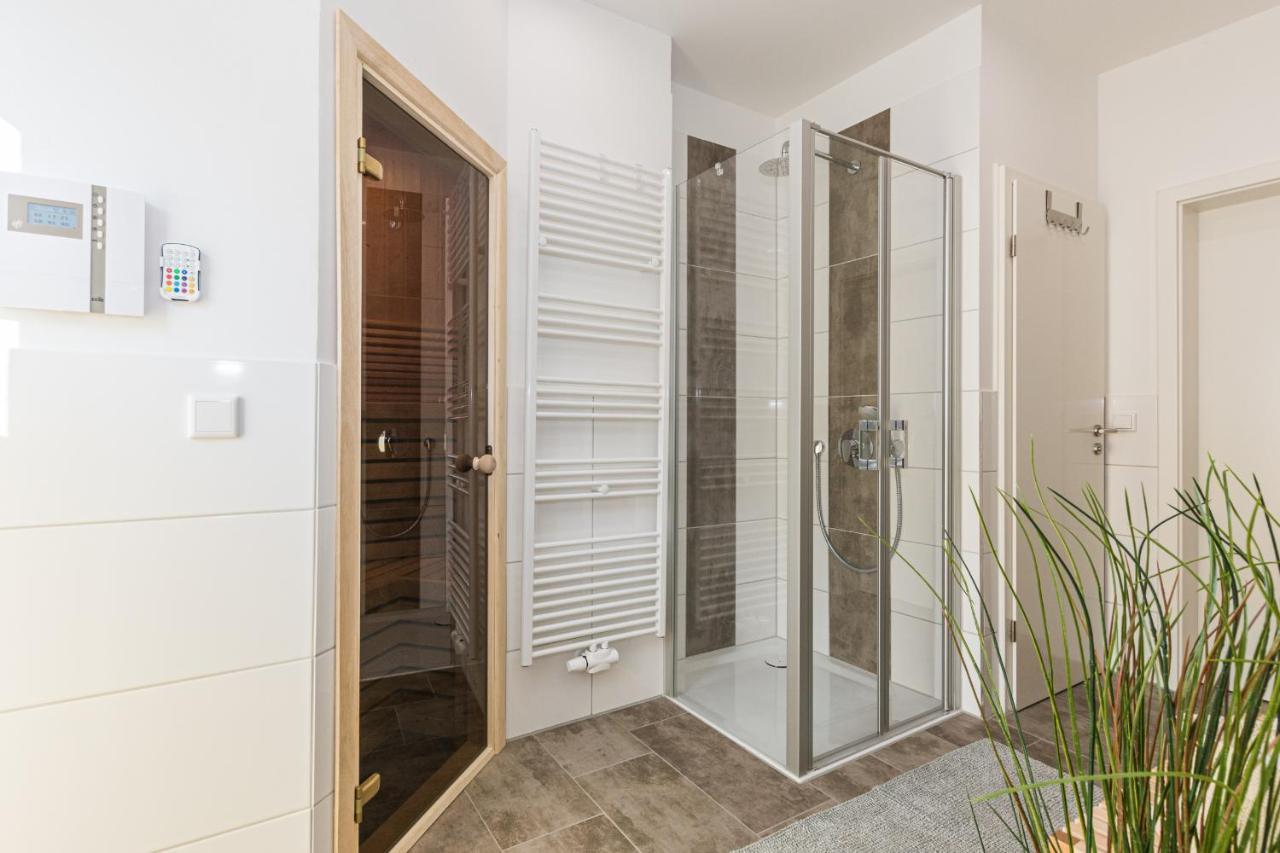 5 Sterne Ferienhaus Direkt Am See Mit Sauna-Kamin-Garten Krakow am See Exteriör bild